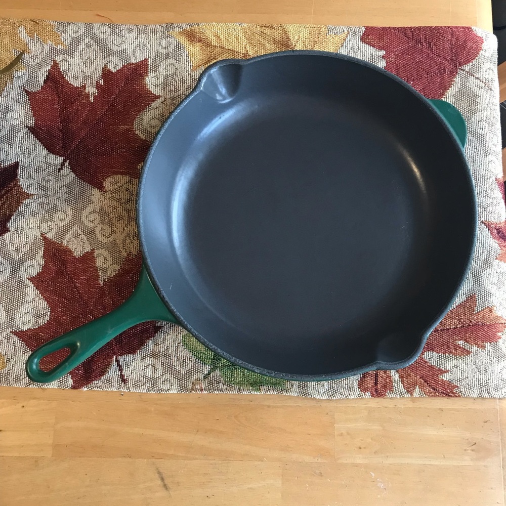 Le creuset cast iron pan